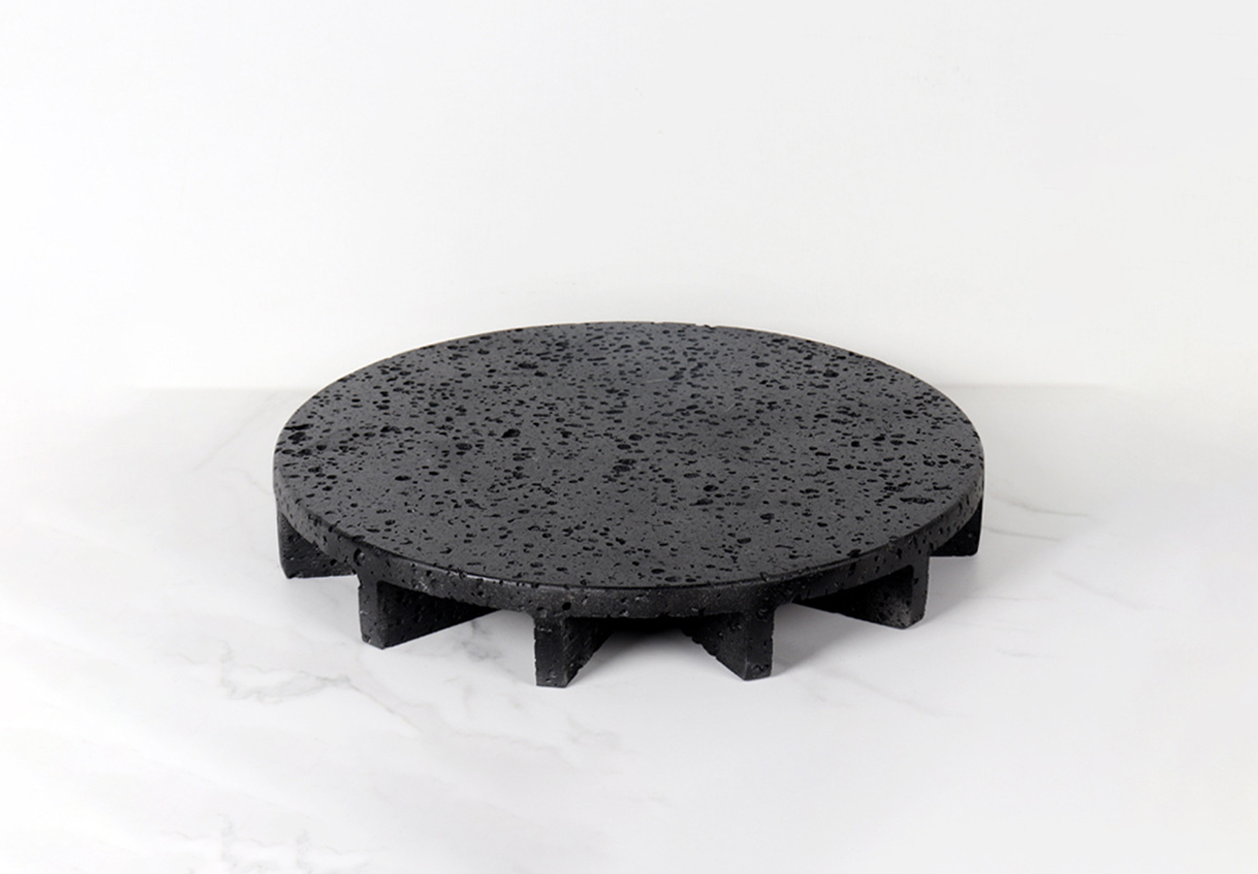 Umbra Stand